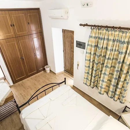 Mika Apartment